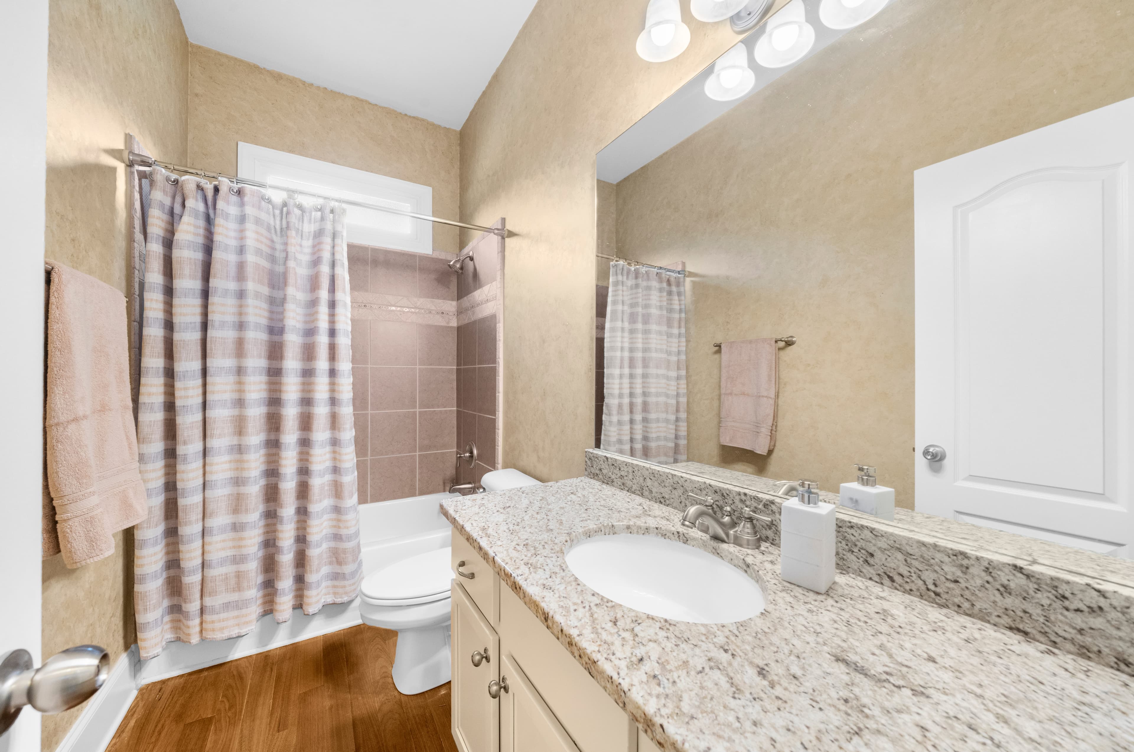 7530 Wandering Oak Way — bedrooms & bathrooms