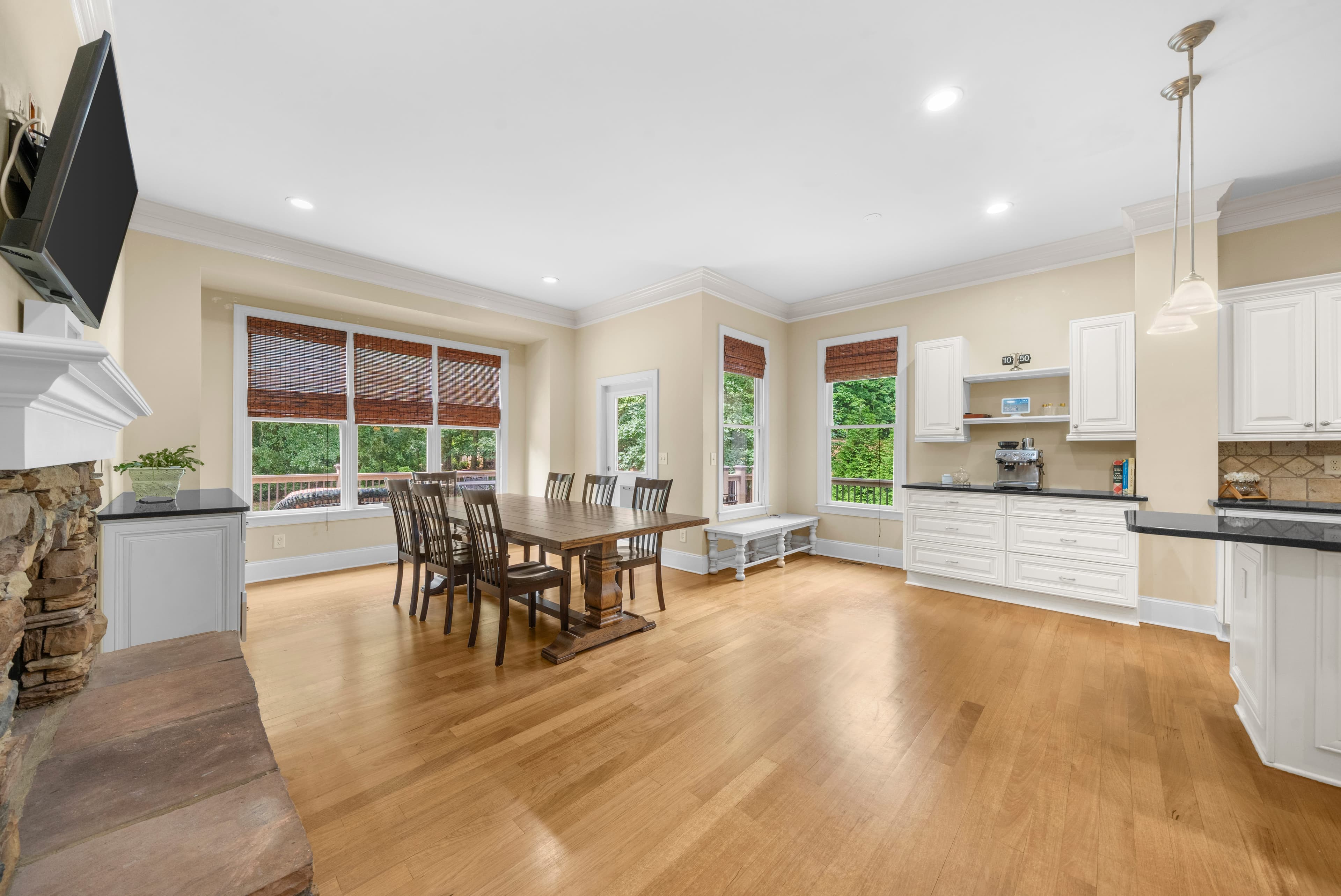 7530 Wandering Oak Way — kitchen & dining