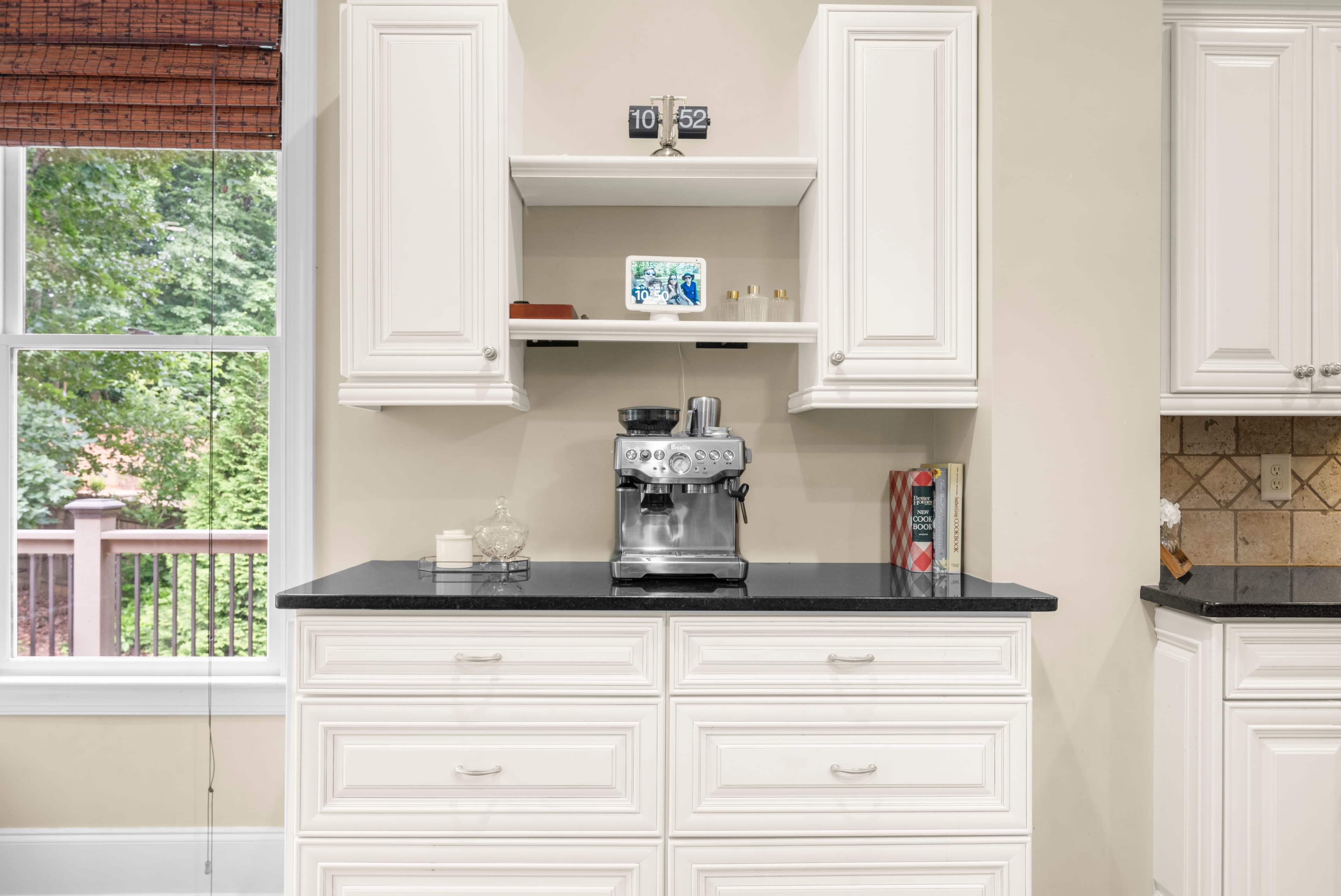 7530 Wandering Oak Way — kitchen & dining
