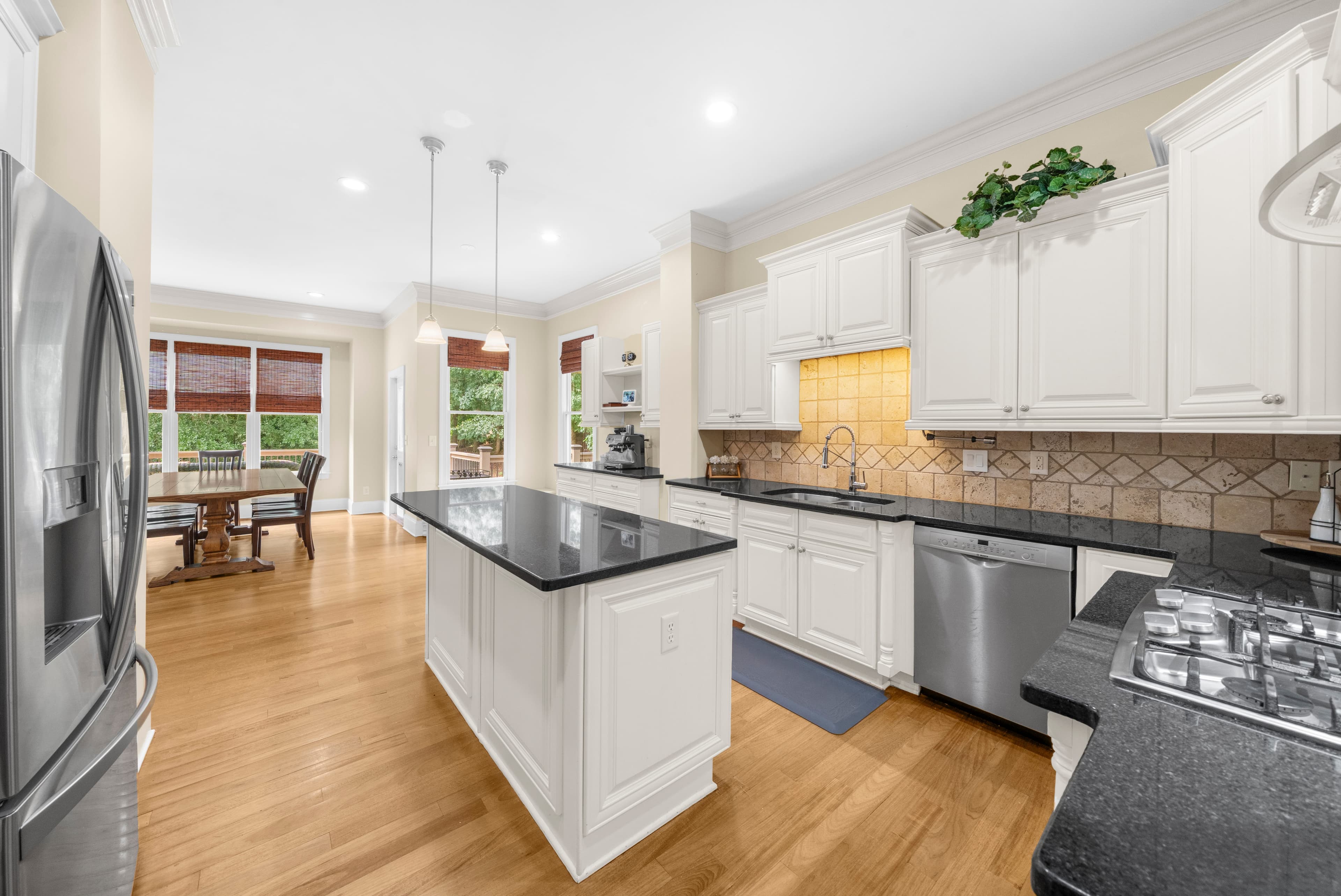 7530 Wandering Oak Way — kitchen & dining