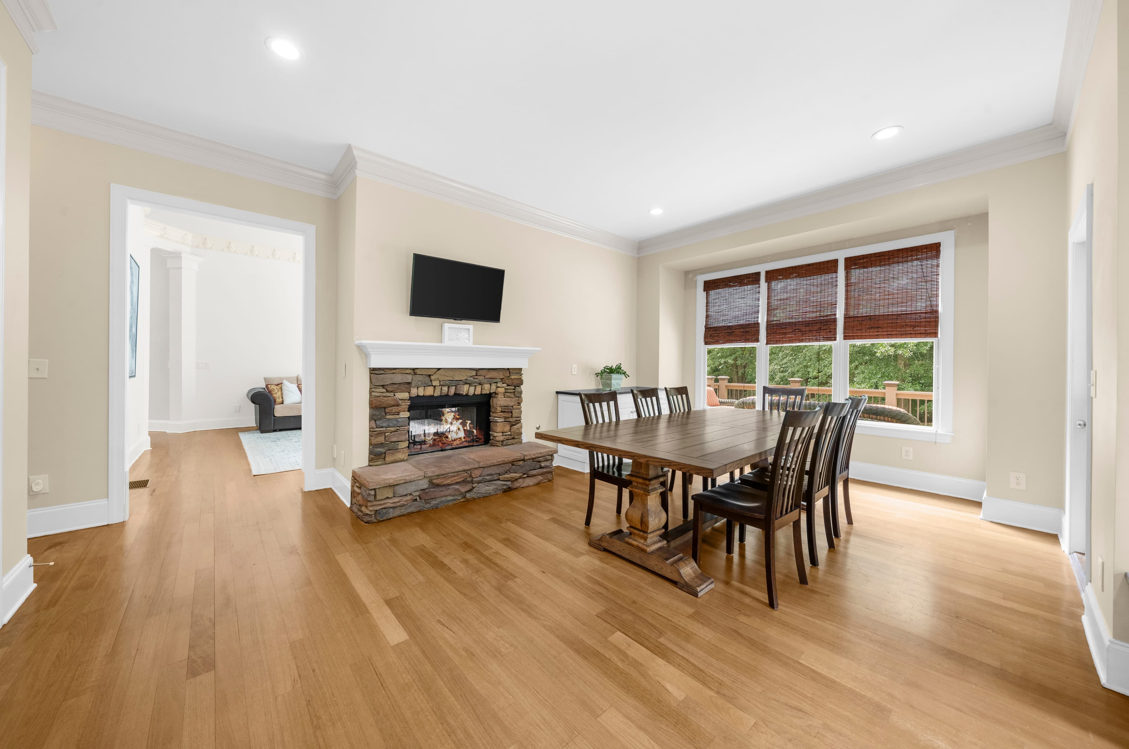 7530 Wandering Oak Way — living & entertaining