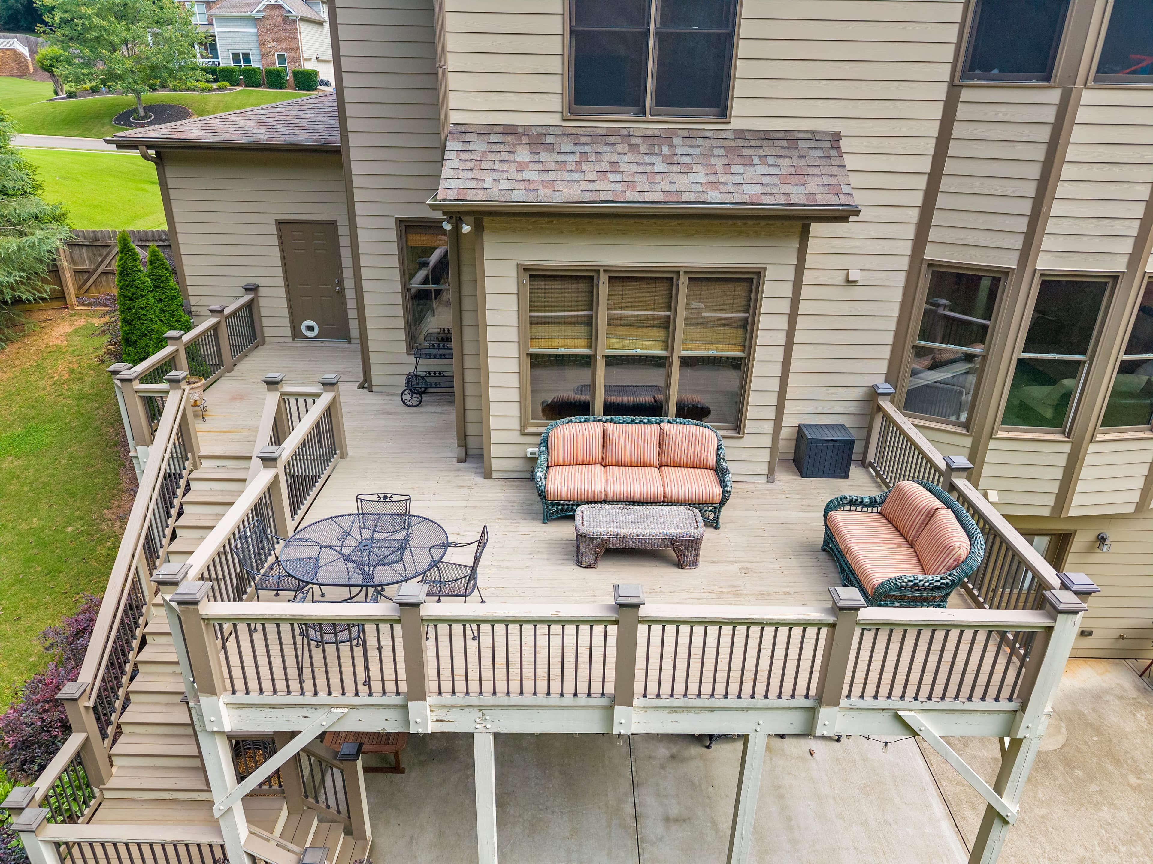 7530 Wandering Oak Way — exterior & curb appeal