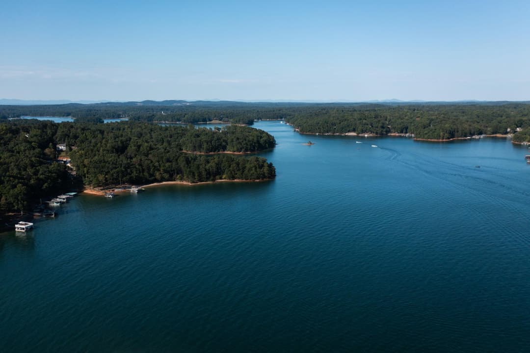Buford, GA Luxury Homes: Neighborhoods, Lake Access & Lifes...