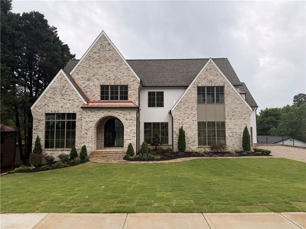 Single-family home on Thomas Circle in the downtown Roswell subdivision in Roswell, GA