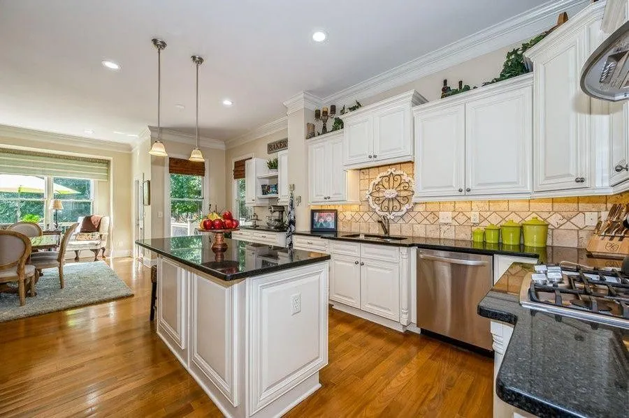 7530 Wandering Oak Way property photo